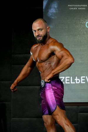 MEN'S PHYSIQUE 174